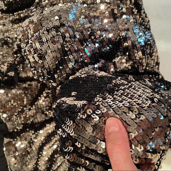 NWT (8 ) French Connection metallic gold sequin mini in sizes 2,4,6,8,10,12 - Picture 12 of 17